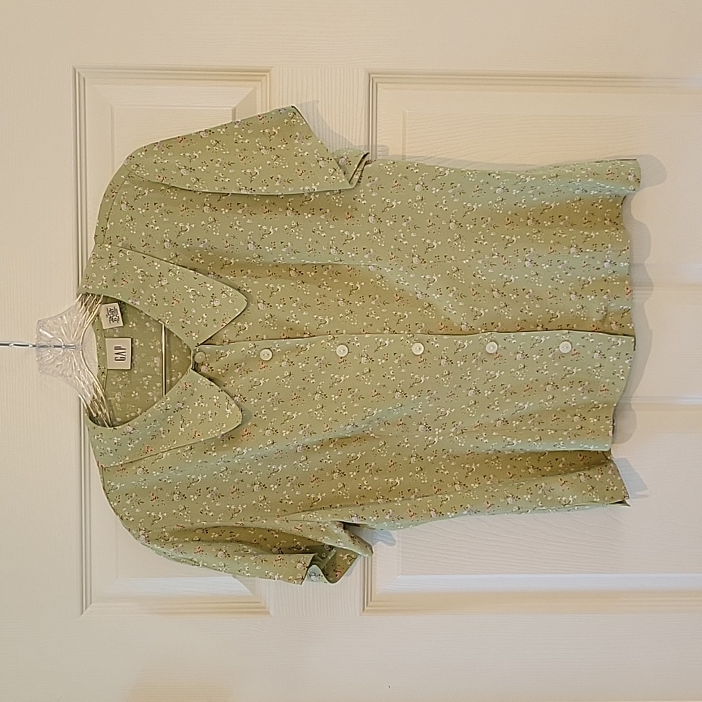 GAP Short Sleeve Vintage Button Up Collar Size Medium cottage core y2k